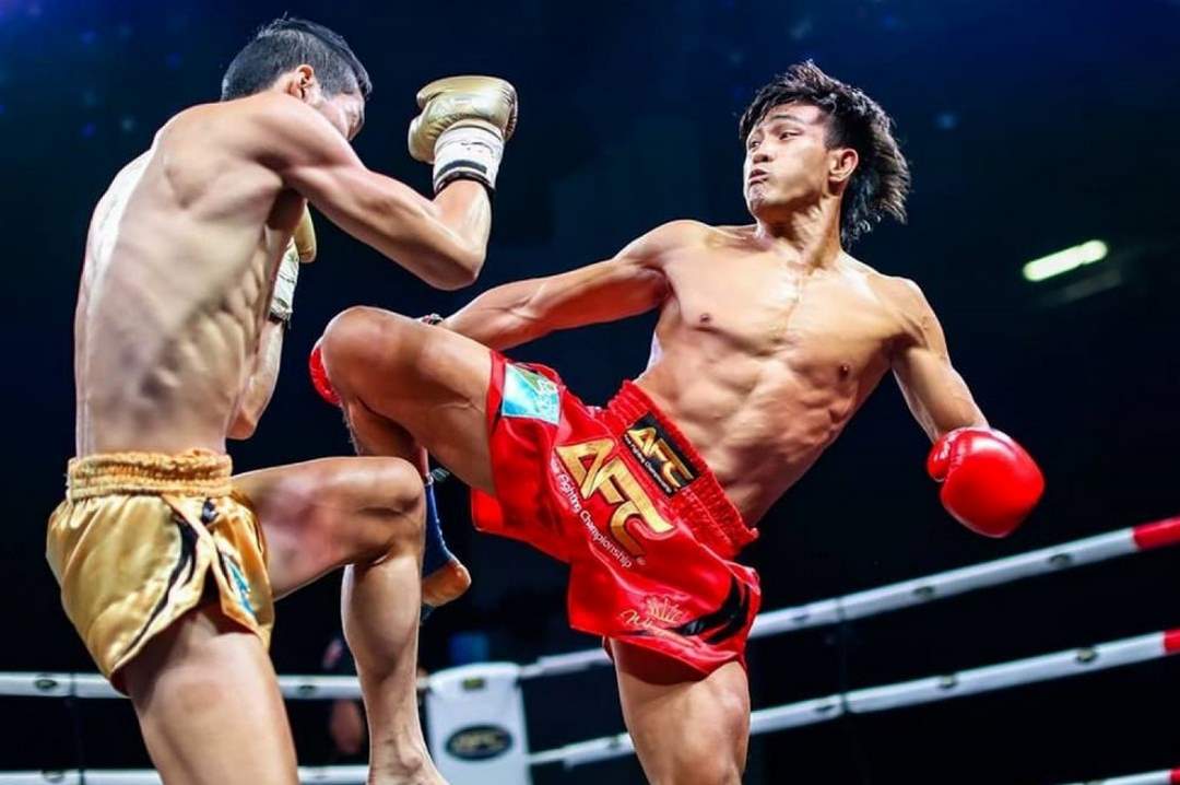 Luyện tập muay thái cơ bản bằng cú đá Roundhouse kick